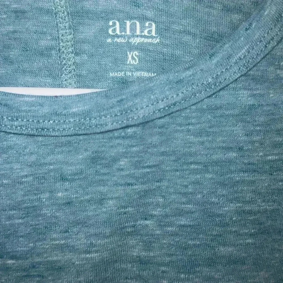 a.n.a Women’s Basic Long Sleeve Crewneck Tee - Picture 3 of 6